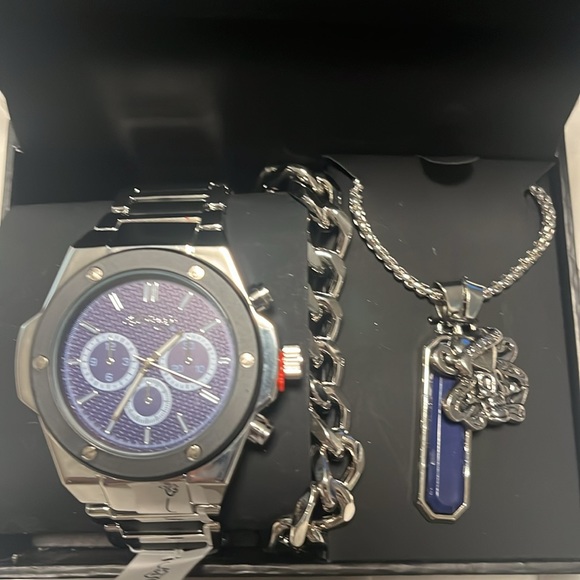 Ed Hardy Watch, Bracelet, Necklace set!! - Picture 4 of 5